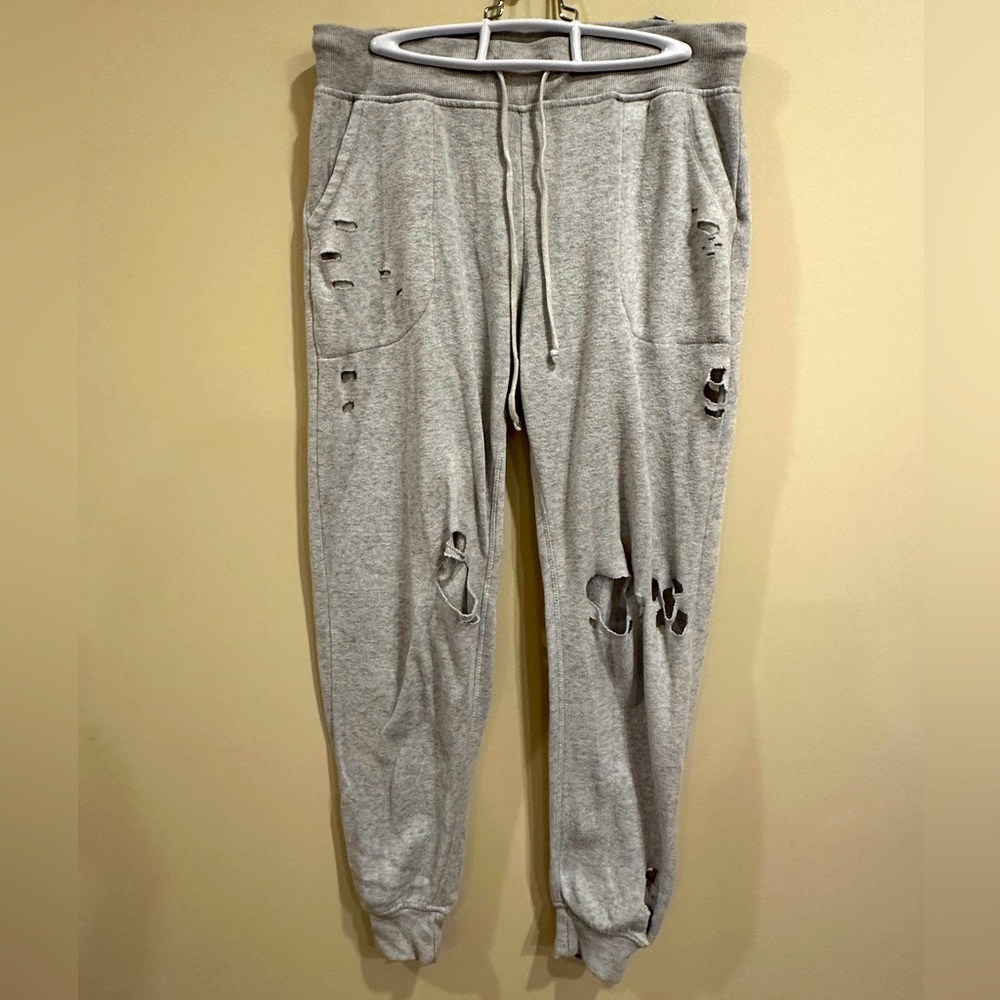 ⭐️ 2/$8 - Women’s Sweatpants ⭐️